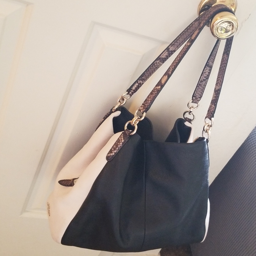Women's hand bag